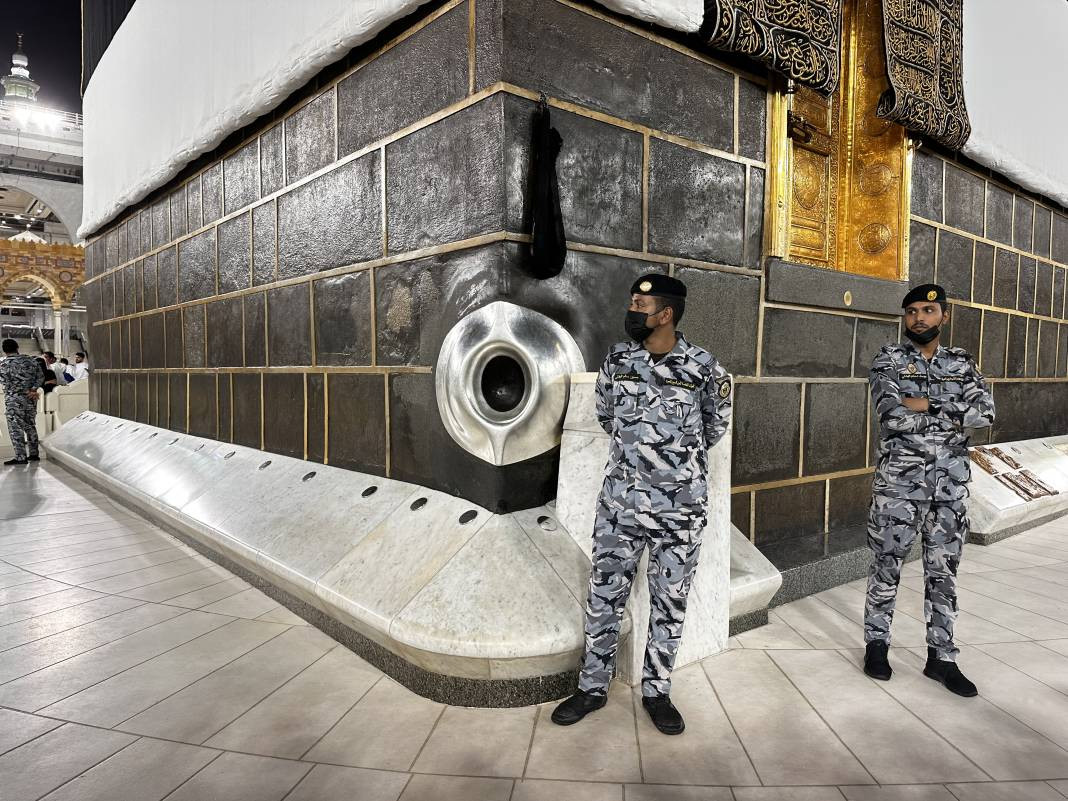 Kabe'nin örtüsü temizlendi - Resim: 13